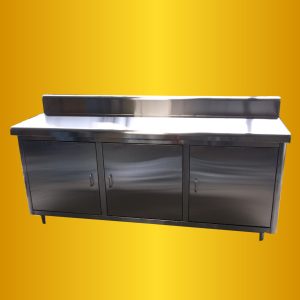 MESA DE TRABAJO CON PUERTAS